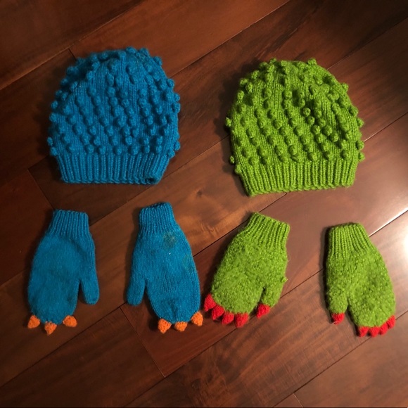SOLD: Pair of kids’ “monster” hats and mittens - Picture 2 of 2